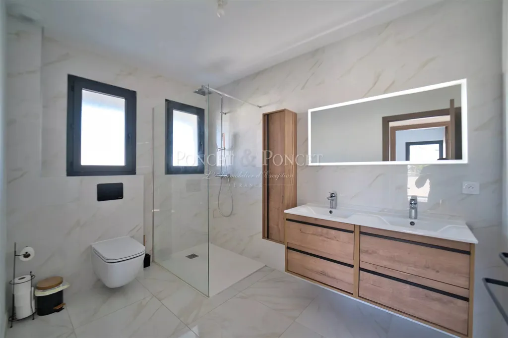 Vannitoad - Contemporary Villa with Pool in Quiet Area