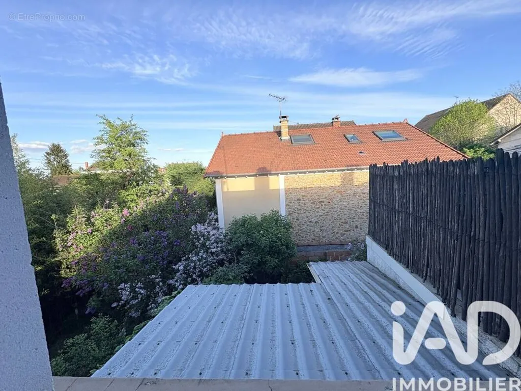 Balcon - Maison de Ville avec Jardin et Garage à Draveil