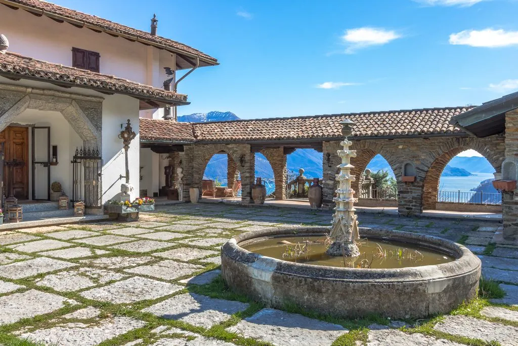 Jardin - Luxury Villa with Lake View in Dongo