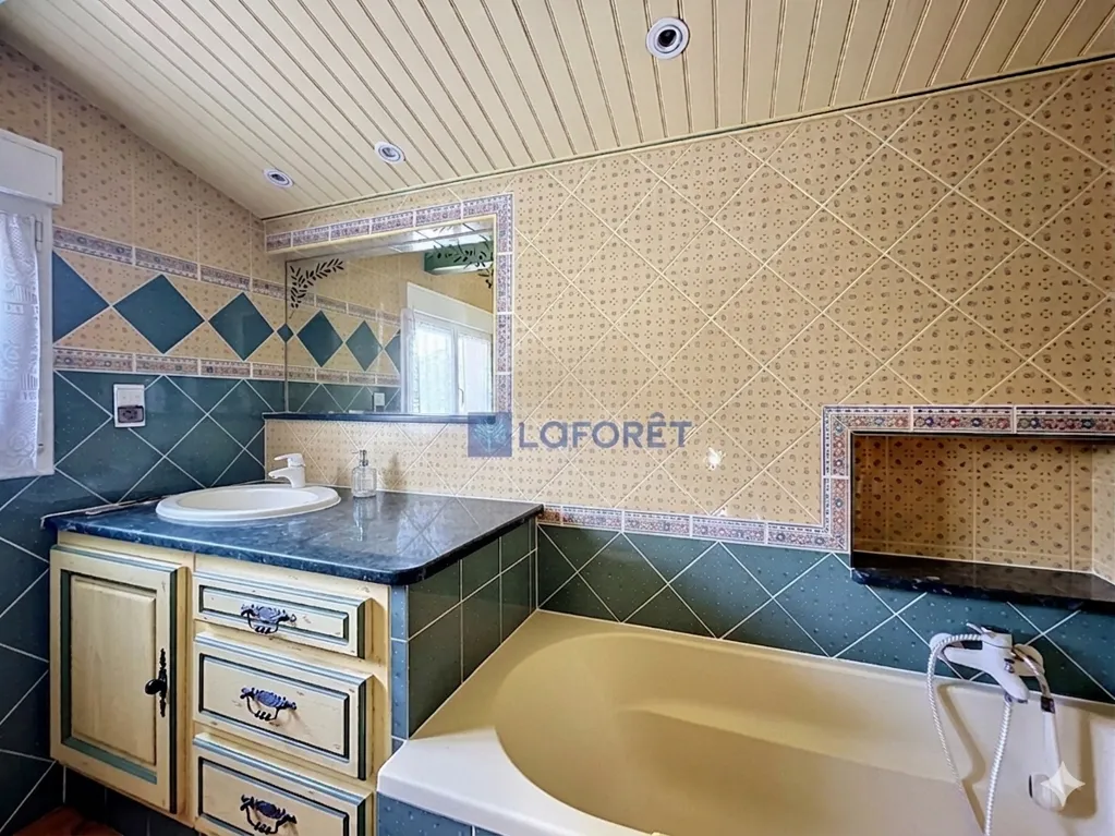 Salles de bain - Maison Rustique avec Terrasses dans les Collines de Pagnol