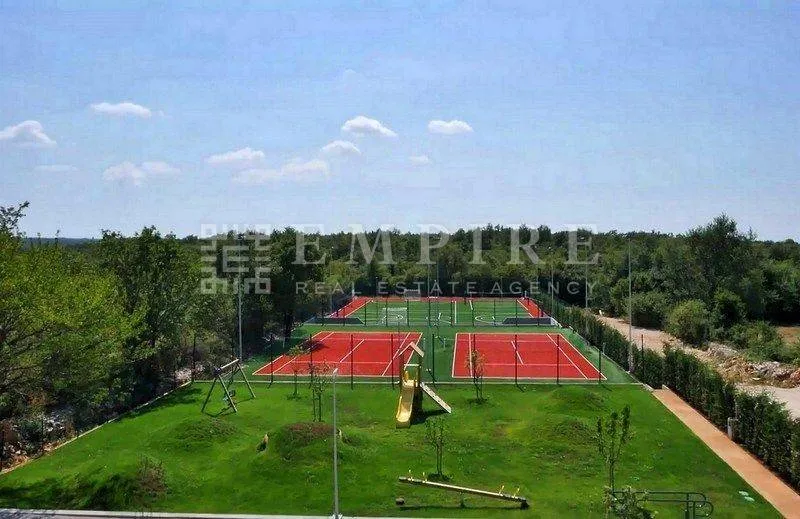 Aed - Luxury Villa with Pool in Kanfanar