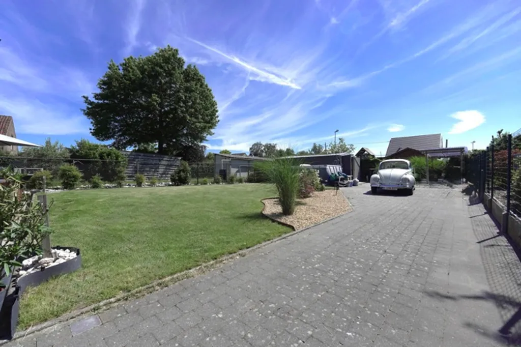 Extérieur - Maison 3 Façades avec Jardin et Garage à Ternat
