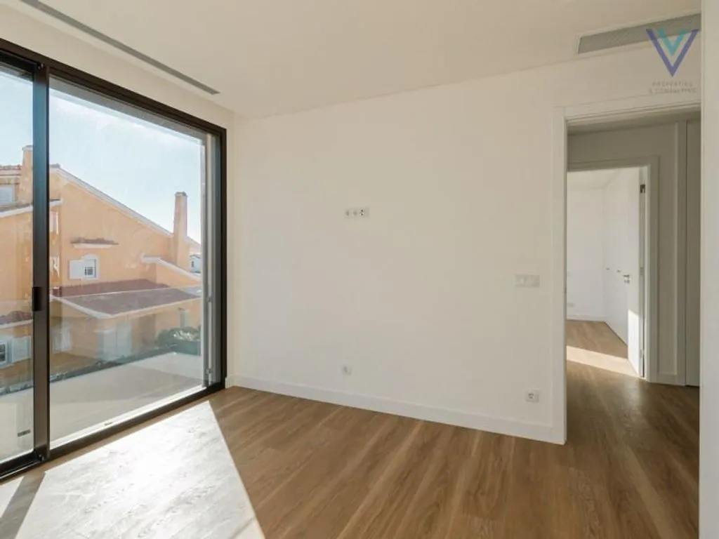 Toad - New 4-Bedroom House with Pool in Cascais