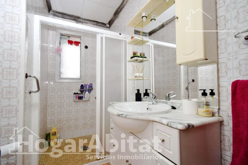 Salles de bain - Bright Flat with Terrace in Torrent
