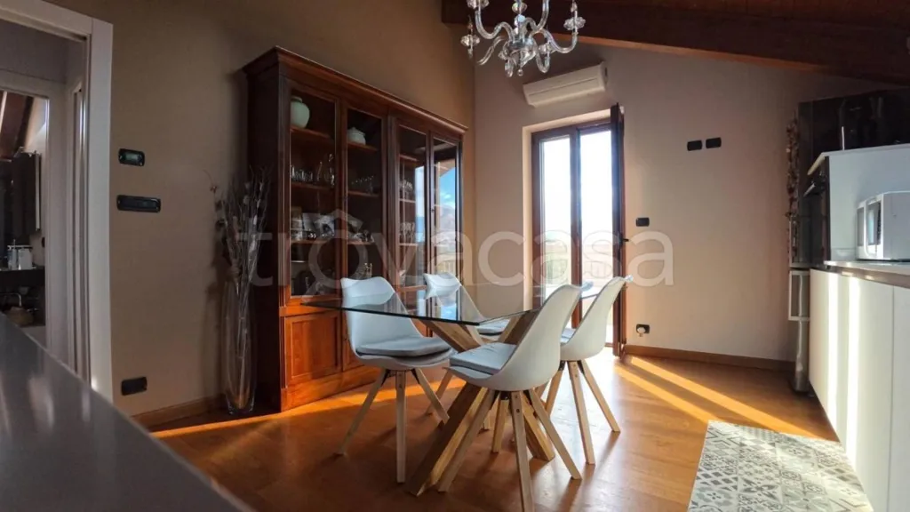 Salle à manger - Modern Apartment with Panoramic View in San Gillio