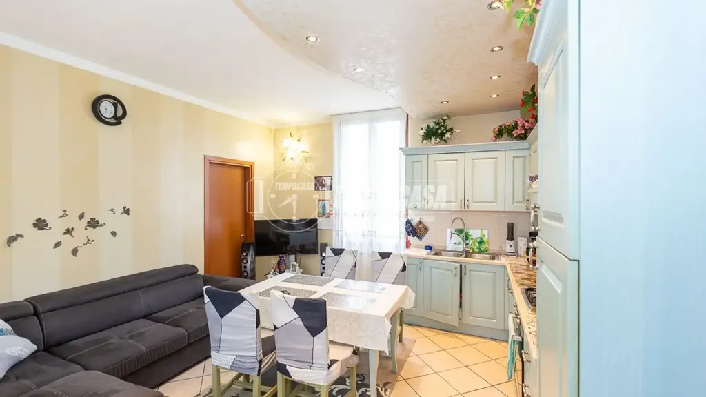 Elutuba - Spacious Trilocale with Parking in Brescia