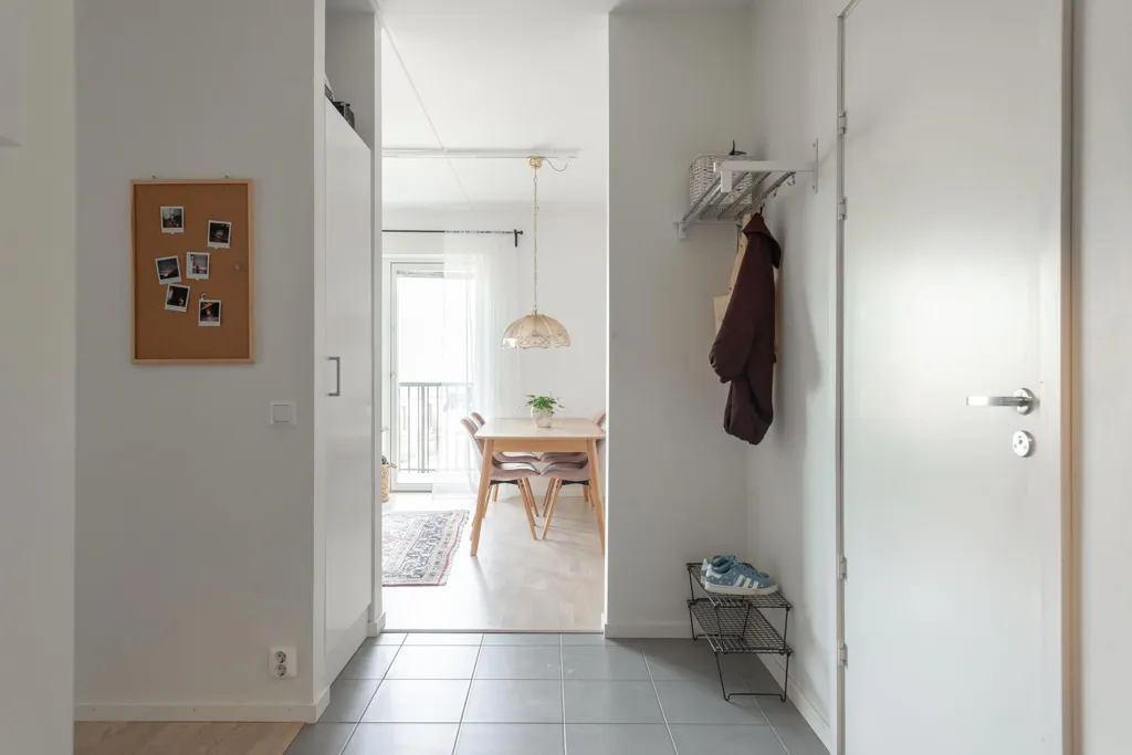 Hallway - Modern Flat with Balcony in Södra Ladugårdsängen