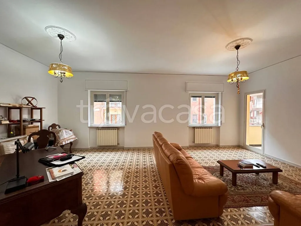 Séjour - Modernised Apartment with Balcony in Maddaloni