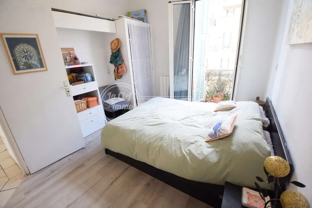 Chambres - 2 Pièces avec Balcon à Nice St Roch