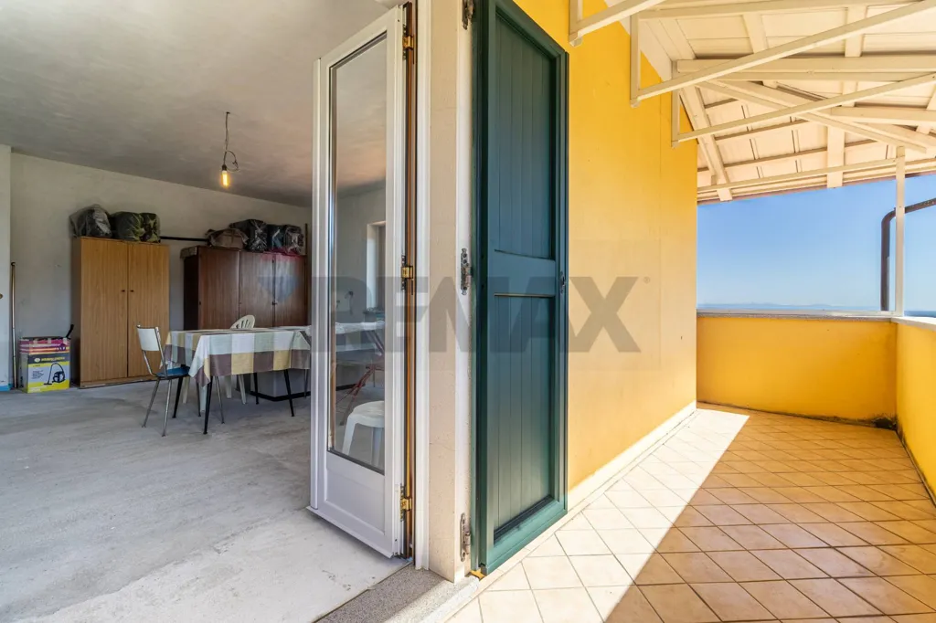 Terrazza - Villa indipendente con parco privato a Magnano
