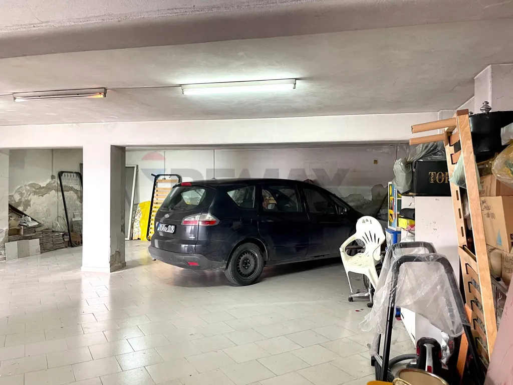 Garage - Garage/Storage in Mineo with Multiple Entrances