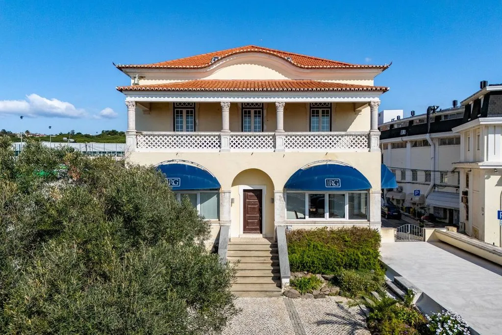Exterior - Waterfront House with Sea View in Estoril