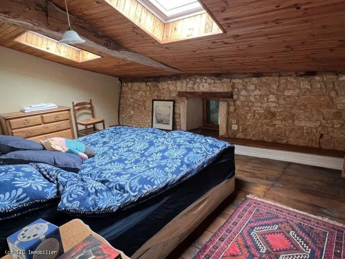 Magamistoad - Spacious House with Large Garden in Cellefrouin