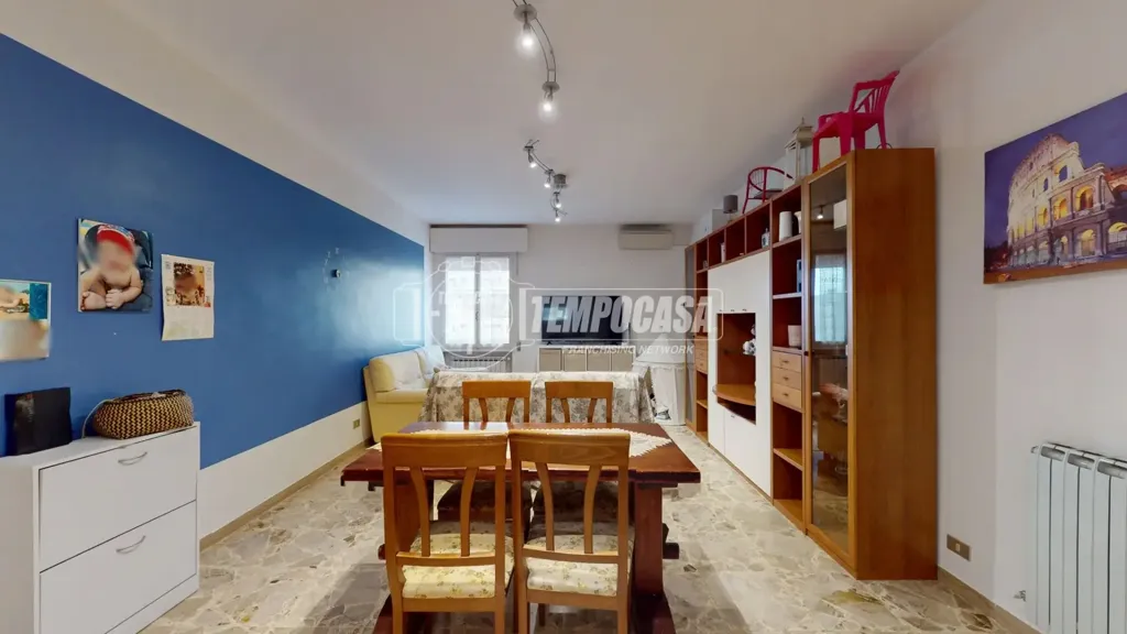 Salle à manger - Spacious Apartment with Balcony in Carpi