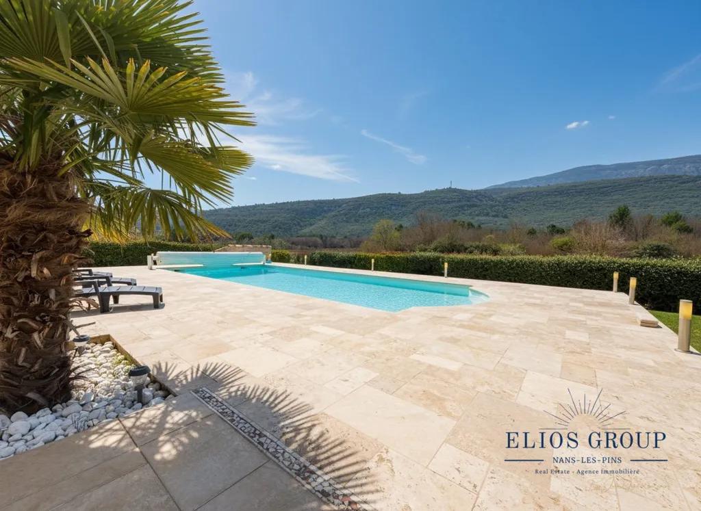 Piscina - Villa with Panoramic View in Nans-les-Pins