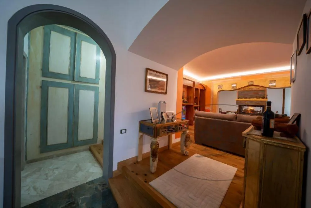 Esik - Rustic Villa with Garden in Figline Valdarno