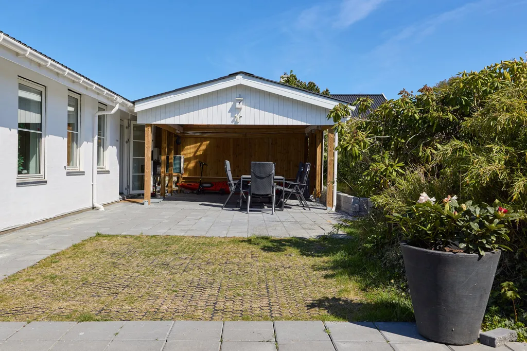 Terrass - Renovated Villa with Garden in Gilleleje