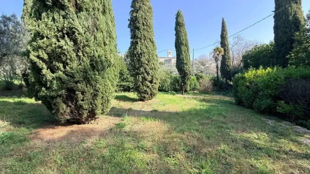 Garden - Historic Villa with Double Entrances in Assisi