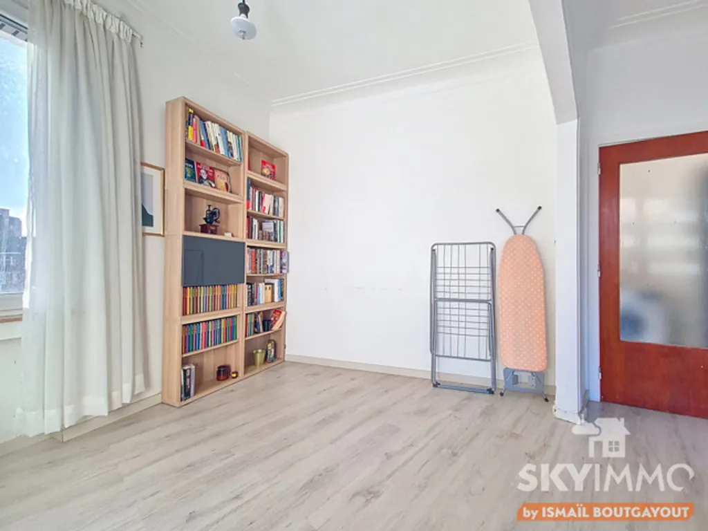 Studio - Renovated Flat with Terrace in Jette