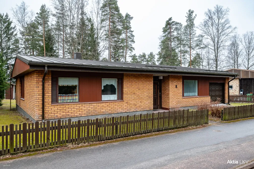 Extérieur - 1970s Brick Cottage with Garden in Karjaa