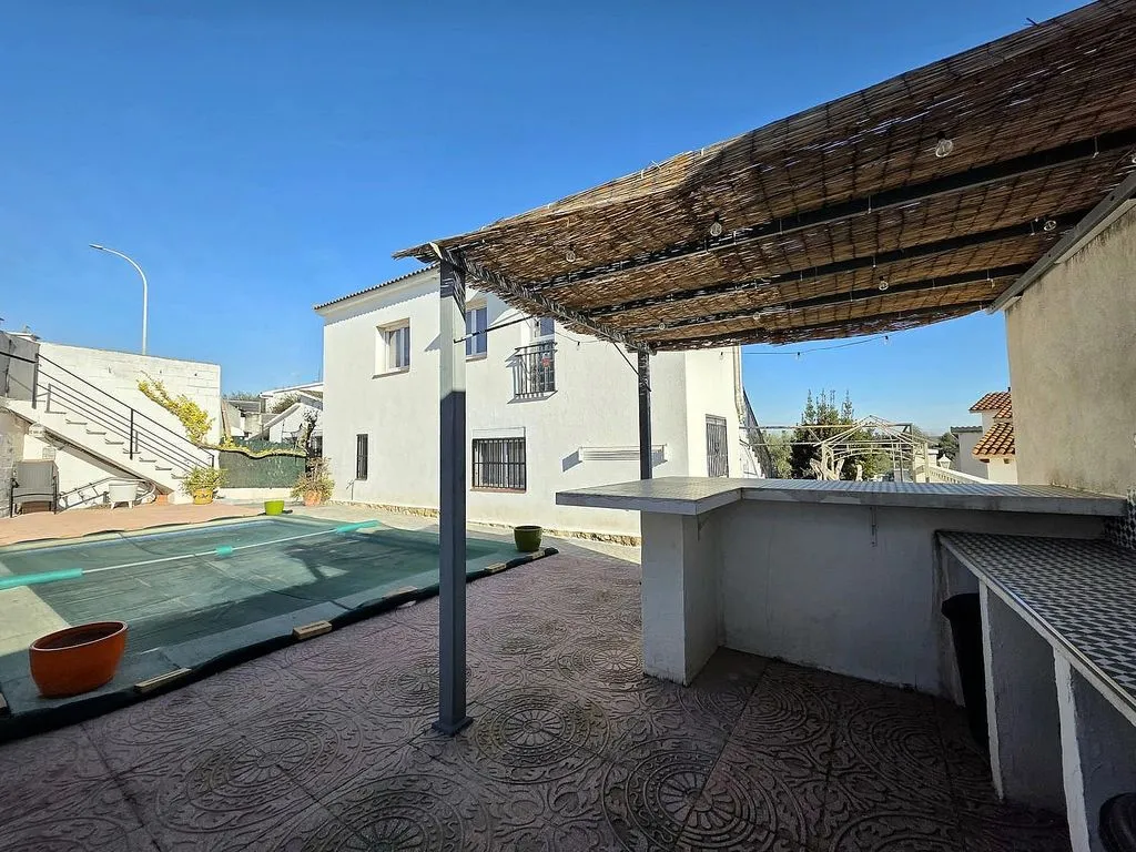 Terrace - Chalet with Pool in Albinyana, Tarragona