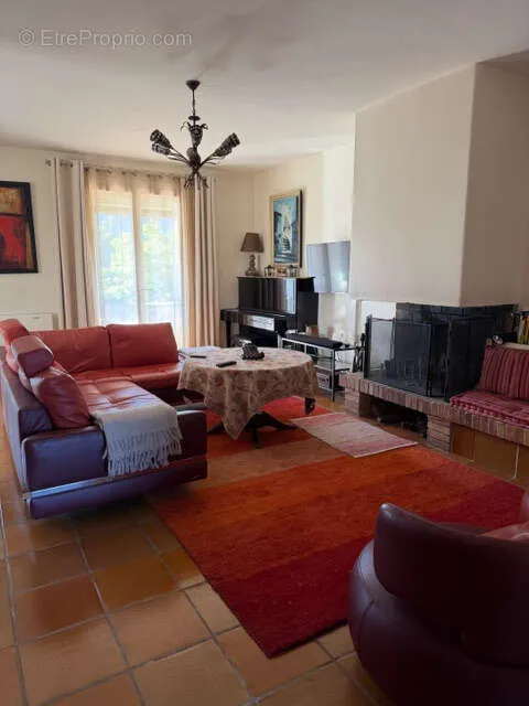 Séjour - Villa avec Piscine et Jardin à Gignac
