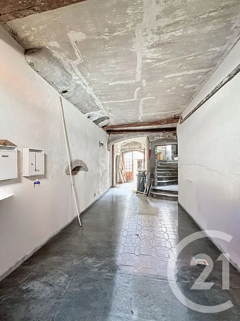 Garage - Immeuble de Caractère avec Cour Intérieure à Clermont-Ferrand