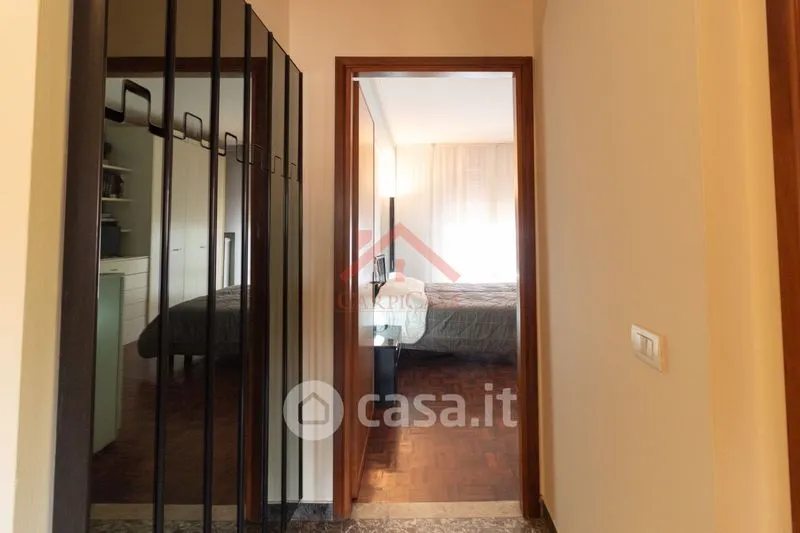 Esik - Pietra-Faced Apartment with Balcony in Carpi