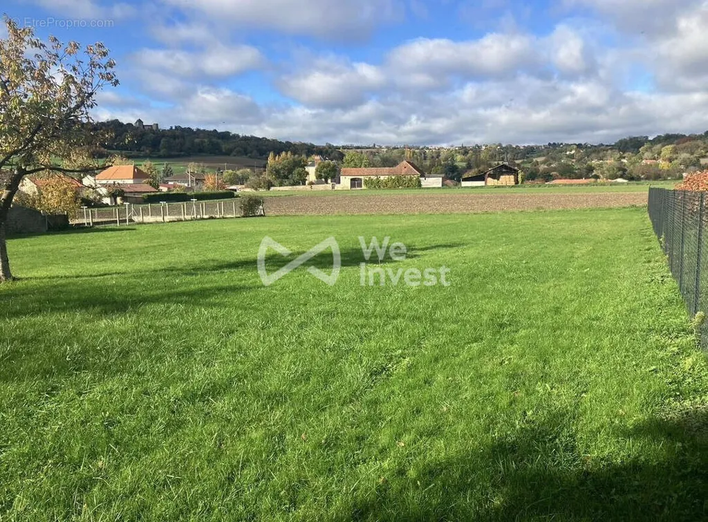 Aed - Buildable Plot with Countryside View in Chaptuzat