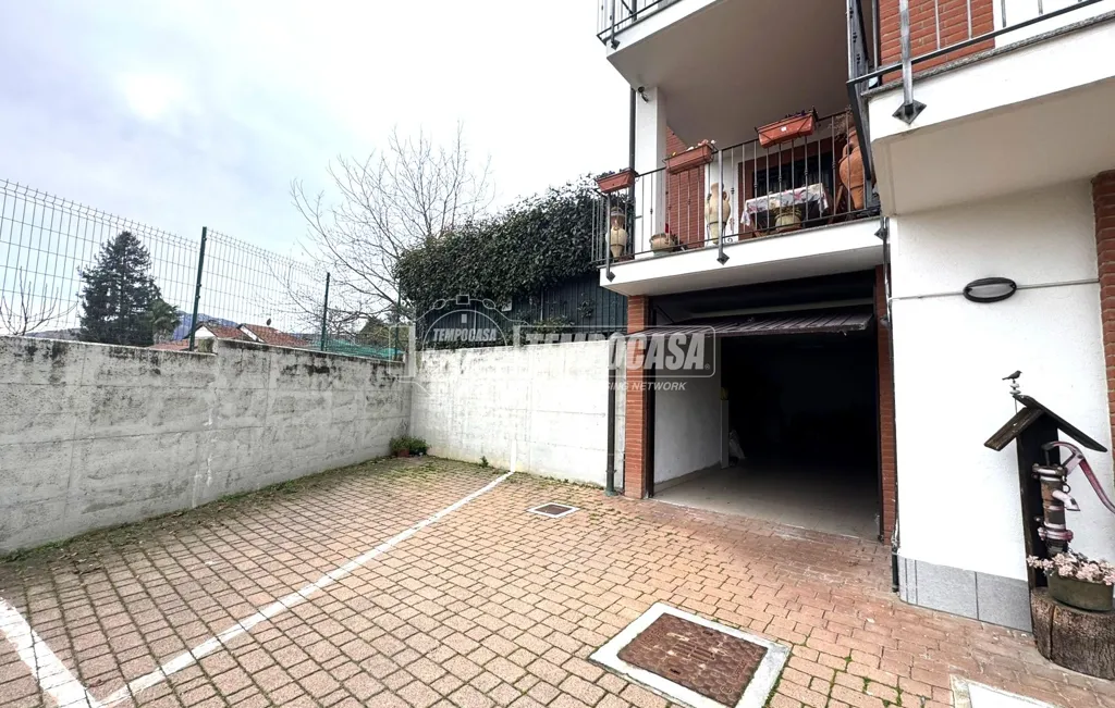 Välivaade - Modern Apartment with Triple Aspect View in Givoletto