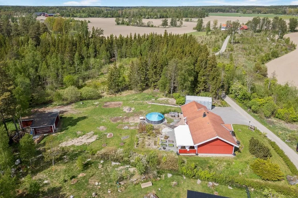 Vue aérienne - Classical Red Villa with Pool in Tillinge