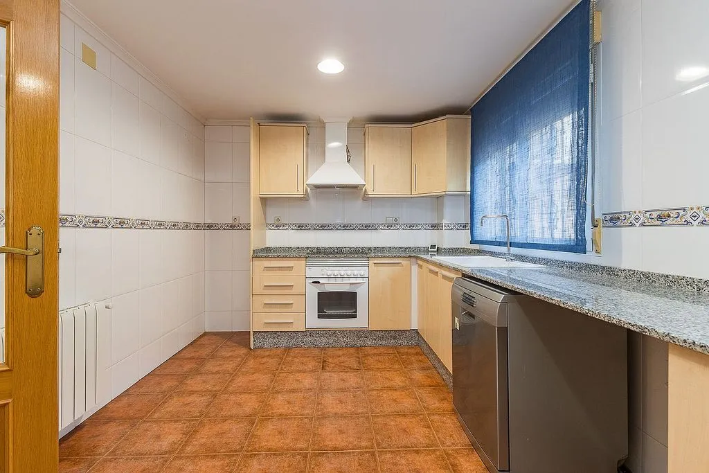 Cuisine - Terraced Semi-Detached House in Picanya