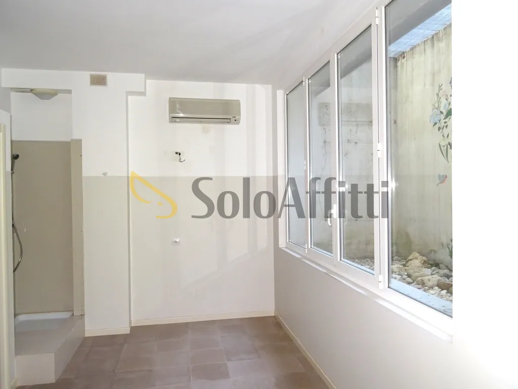 Salles de bain - Office with Reception and Storage in Senigallia