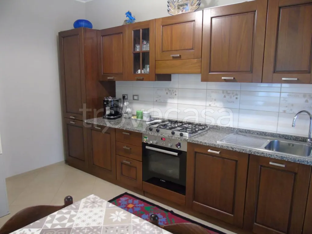 Cuisine - Rustic Apartment with Balcony in Cortemilia