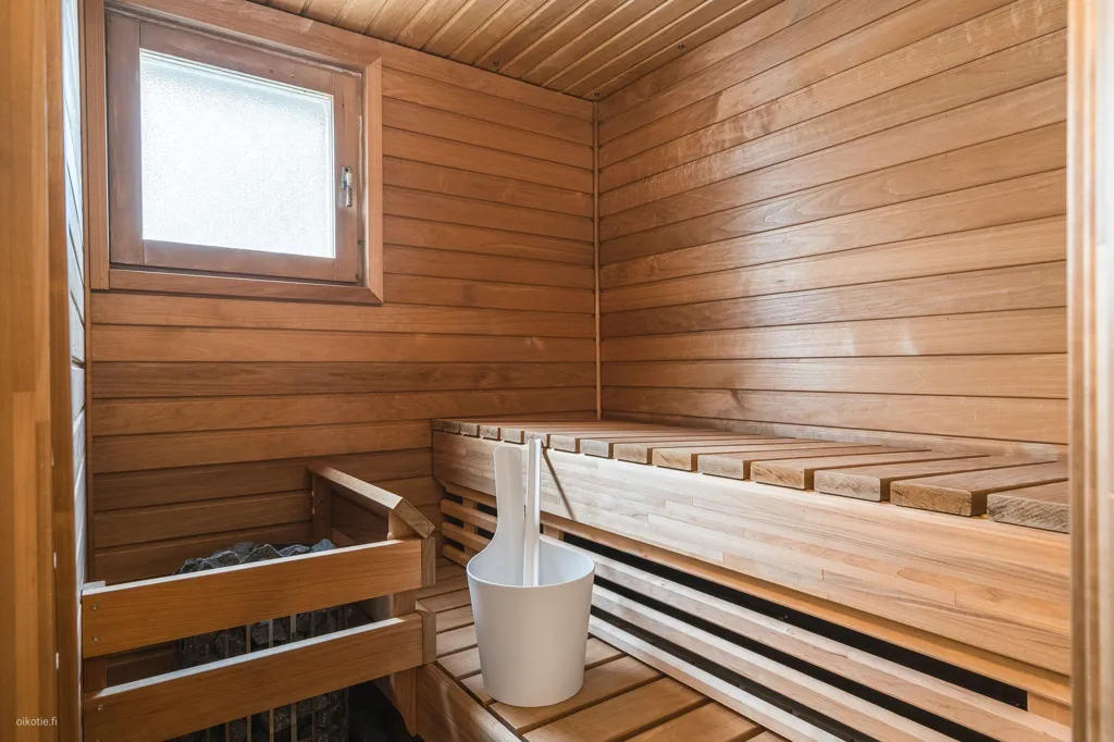 Toad - Modernised Townhouse with Sauna in Järvenpää
