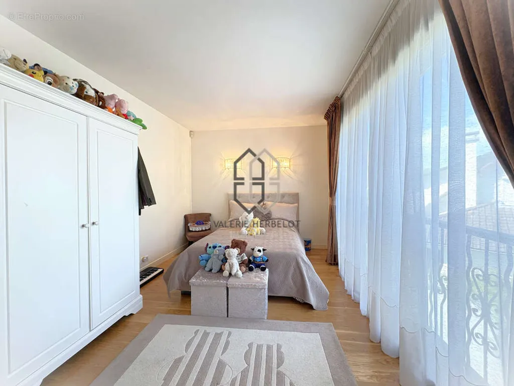 Chambres - Maison Récemment Construite avec Terrasse au Calme