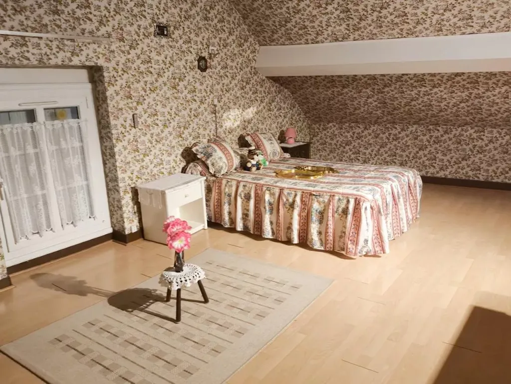 Chambres - Maison avec Cour et Garage à Alençon