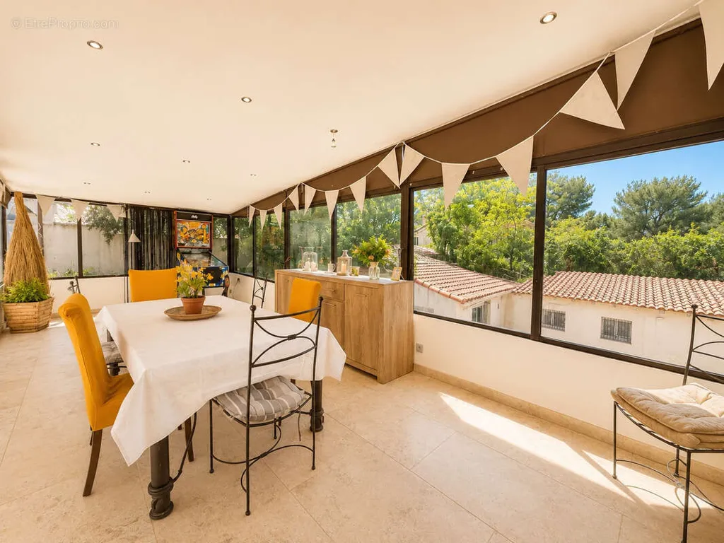 Terrasse - Maison avec Piscine et Jardin à Allauch