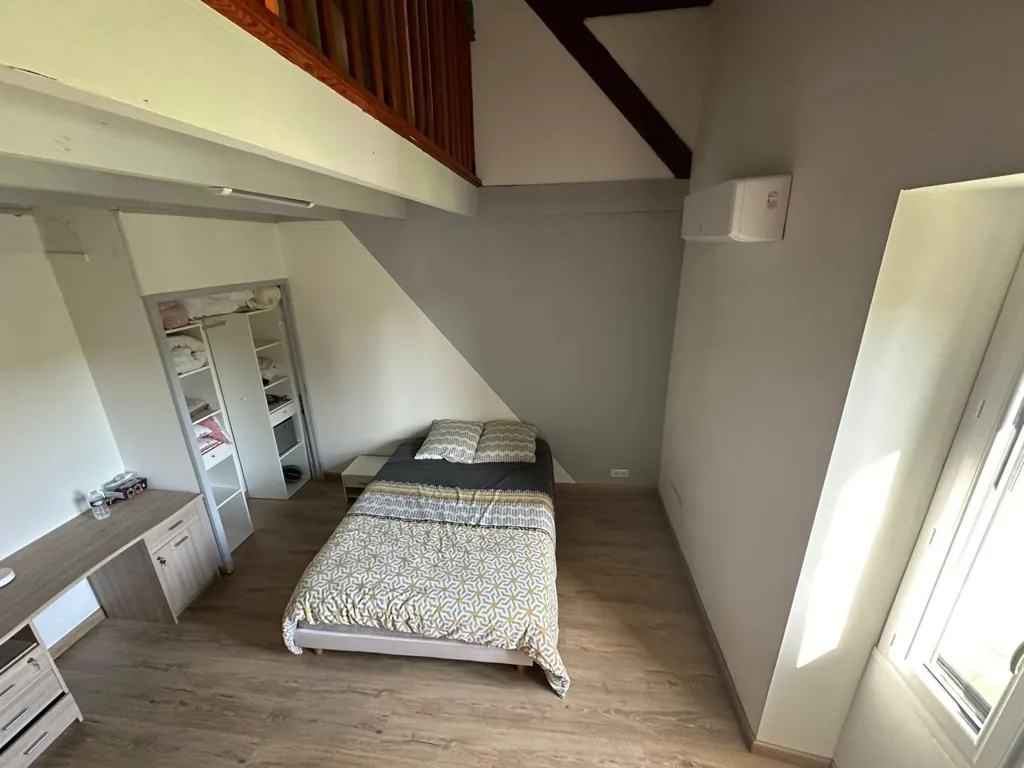 Bedrooms - House with Pool and Garden near Schools