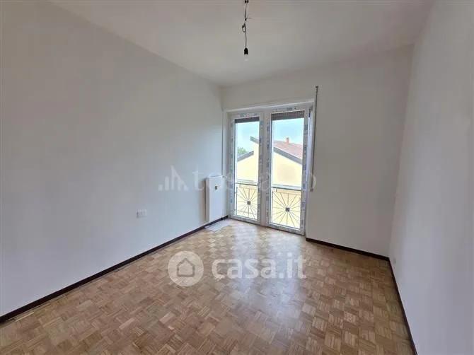 Pièces - Rented Apartment with Balcony in Como