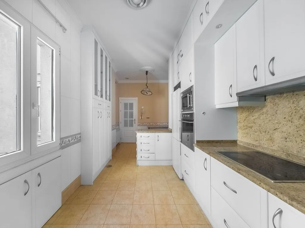 Cuisine - Apartment with Air Conditioning in Retiro, Madrid