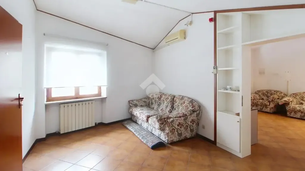Soggiorno - Quadrilocale with Private Balcony in Pisa
