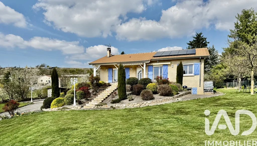 Esterno - Traditional House with Garden View in Saint-Chamond