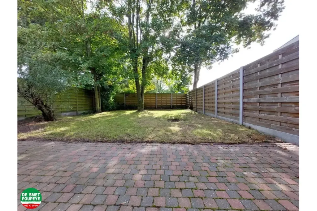 Jardin - Maison Rénovée avec Jardin à Bruges