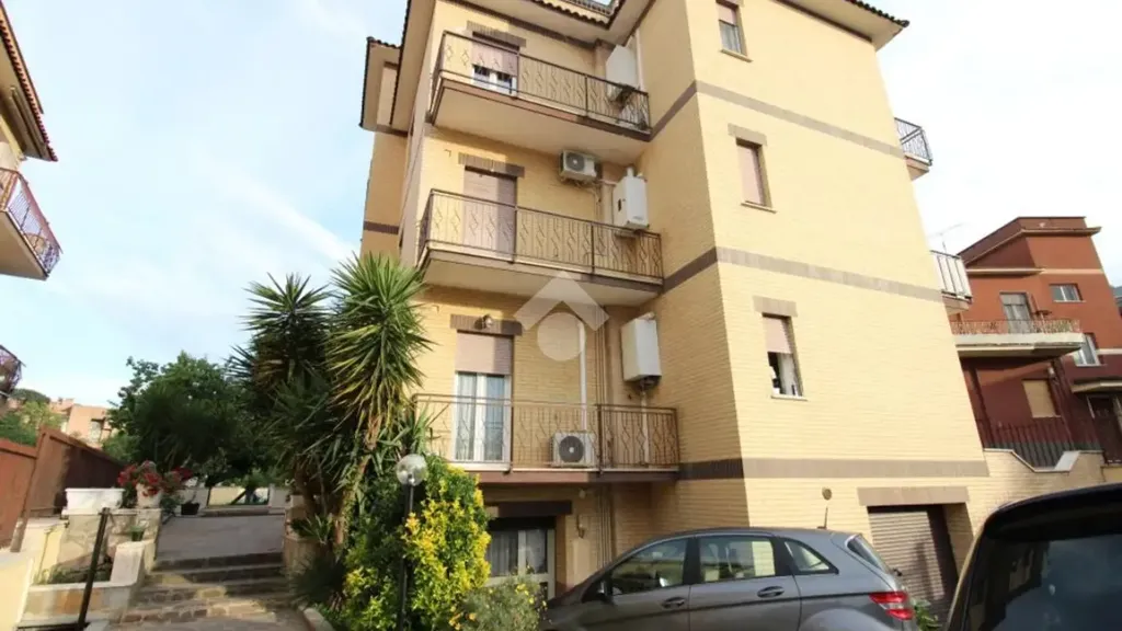Esterno - Armed Studio with Garden in Labaro, Rome