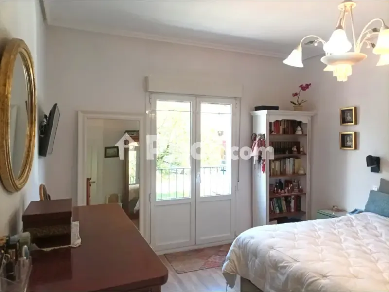 Chambres - Modernised Flat with East-West Orientation in Barreda