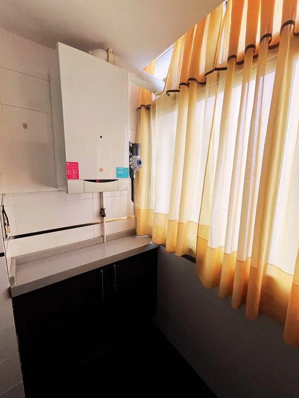 Bathrooms - 3-Bedroom Flat with Terrace in Reyes