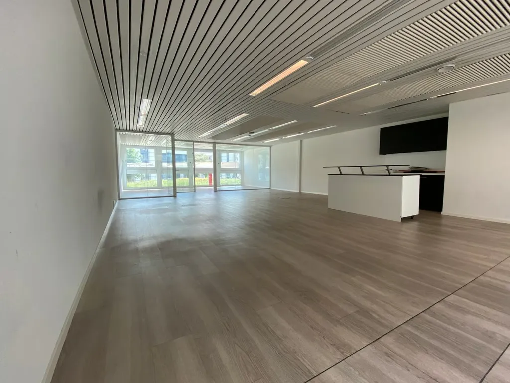 Office - Office Space with Open Plan in Nyon