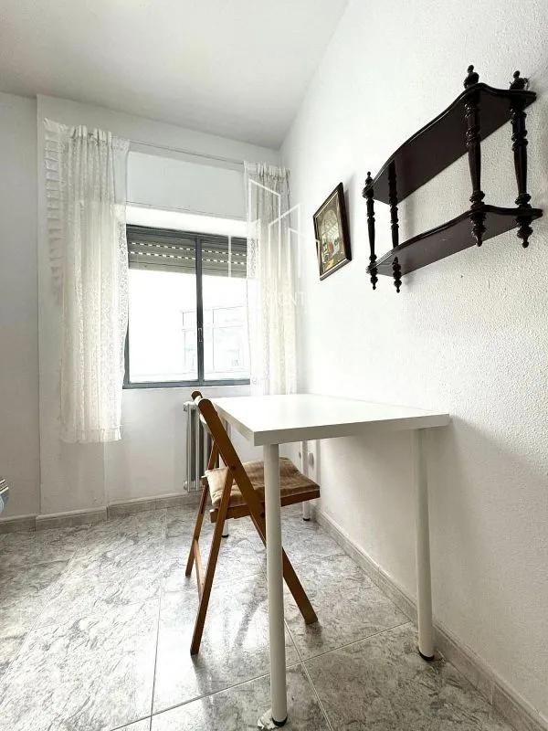 Kabinet - Furnished Flat with Terrace in Garrido Sur