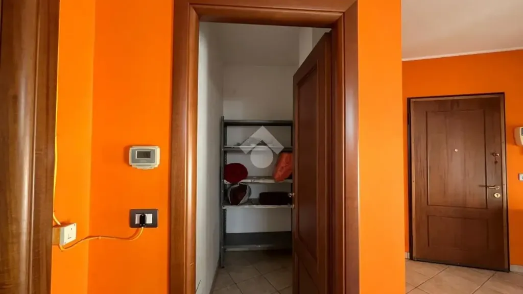 Entrée - 3-Bedroom Apartment with Garage in Revello